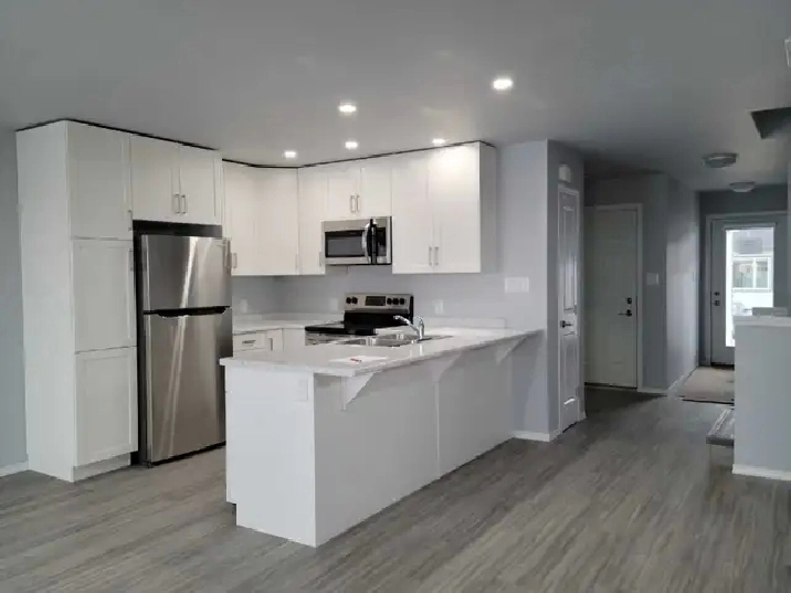 3 bedroom townhouse with garage for rent URGENT