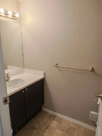 ONE Bdrm in Great Location by Allendale community Close to U A