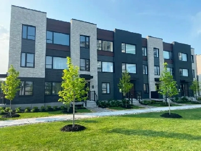 3-Storey Townhome in Blainville / Maison de ville sur 3 étages