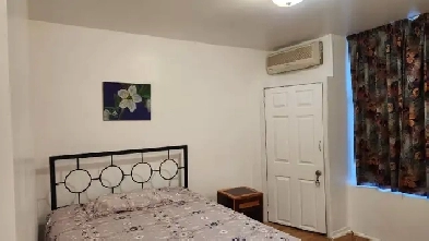 Chambre meublee bain prive-$720-Berri-Uqam-Room w private bath
