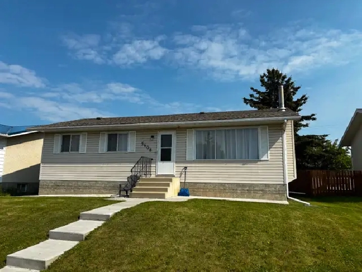 Fully Furnished 3 Bed House For Rent in Drayton Valley