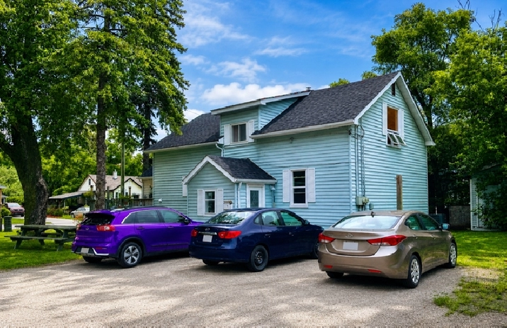 Renovated 2BR in Barrie | Laundry & Utilities Included
