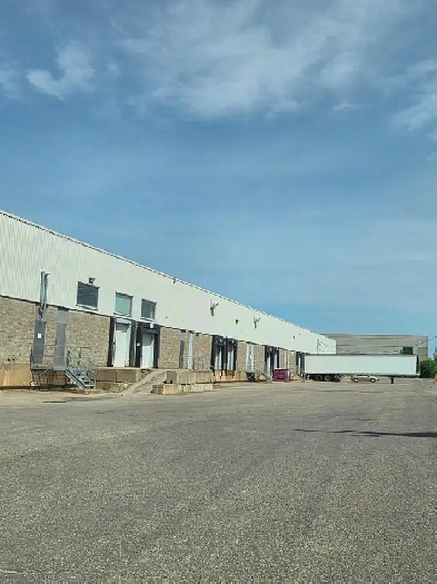 MOIS GRATUITS, INDUSTRIELS ENTREPÔTS À LOUER À LAVAL, FOR RENT
