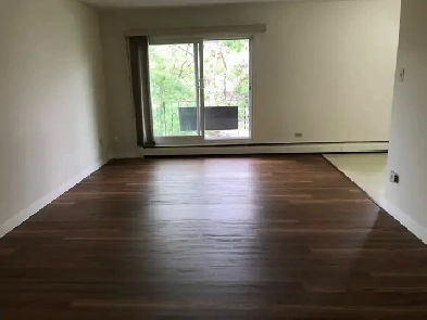2 Bedroom Apt - Walking distance to U of C