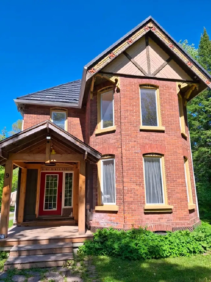 Home For Sale 4 Beds, 3 Baths w/legal apartment