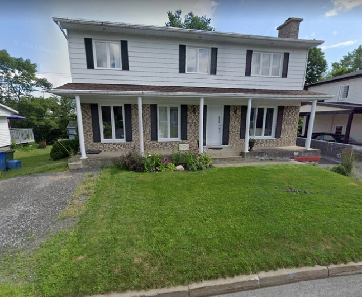 beau très grand 5 1/2 2e étage, Charlesbourg juillet