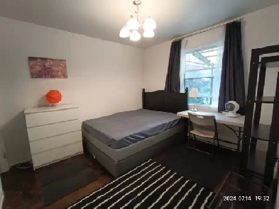 Big room for rent, Close metro Monk, All included.