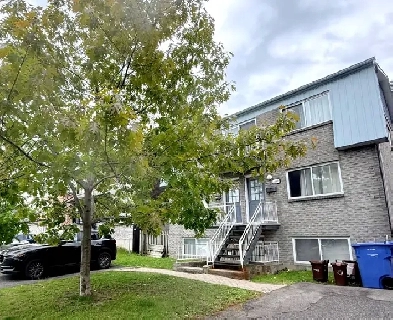 Superbe bas de triplex 5 et demi lumineux à St-Hubert (Laflèche)