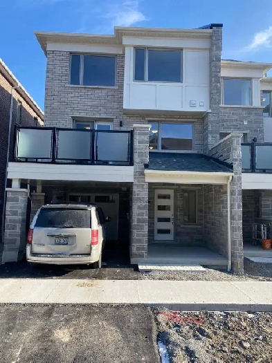 Pickering Townhouse Available for Rent!