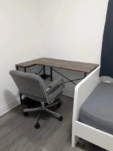 FURNISHED ROOM FOR RENT-FOR WORKING PROFESSIONAL