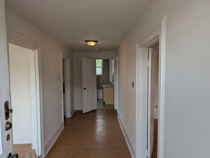 Grande 4 ½ logement à louer situé au centre de Sainte-Thérèse