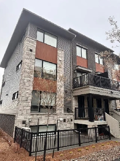 2 Bedroom Upper Stacked End Unit Metrotown with 2 parking spots!