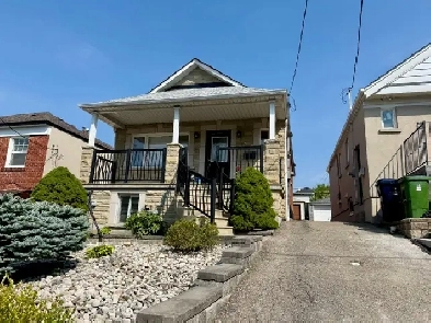 Spacious One Bed Basement Apartment Keel/Eglinton