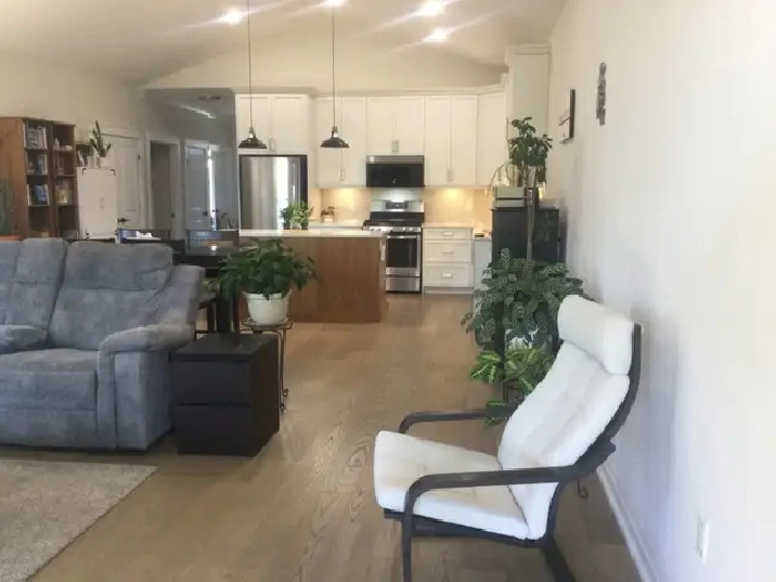 House for Sale by owner - Strathroy/London Ontario area