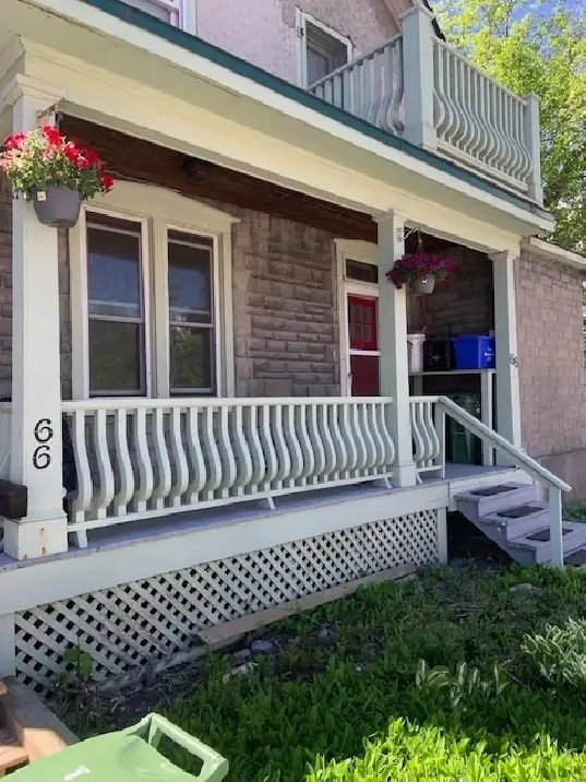 ONE BEDROOM  BOOTH AND GLADSTONE