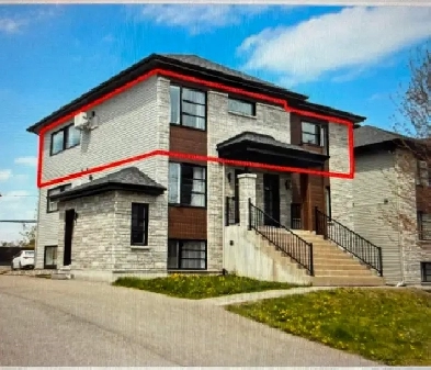 Moderne et spacieuse 5 1/2 style condo a Saint-Jerome