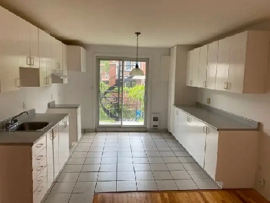 4 1/2 Rosemont – 2 Balcons – Premier Étage – TRIPLEX