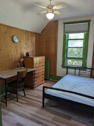 A Cozy Furnished Room for Rent – All Utilities Included.