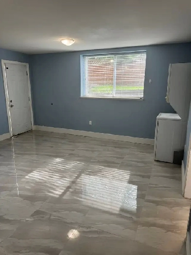 2 BEDROOM BASEMENT SUITE FOR RENT – CLOVERDALE $1400