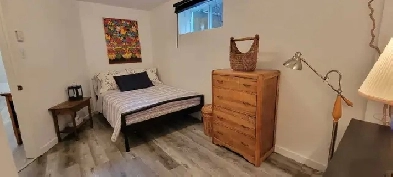 Suite privée meublée avec salle de bain privée et entrée indépen