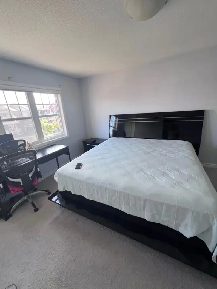 Private room for 2 (Bovaird & Mississauga rd)