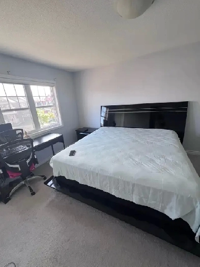 Private room for 2 (Bovaird & Mississauga rd)
