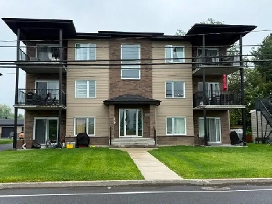 Logement 4-1/2 moderne 2019 - 2 stationnements inclus
