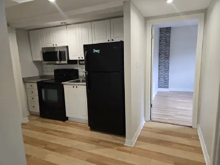 1 bath Beautiful & Bright apartment Hamilton - $1,500/month ASAP