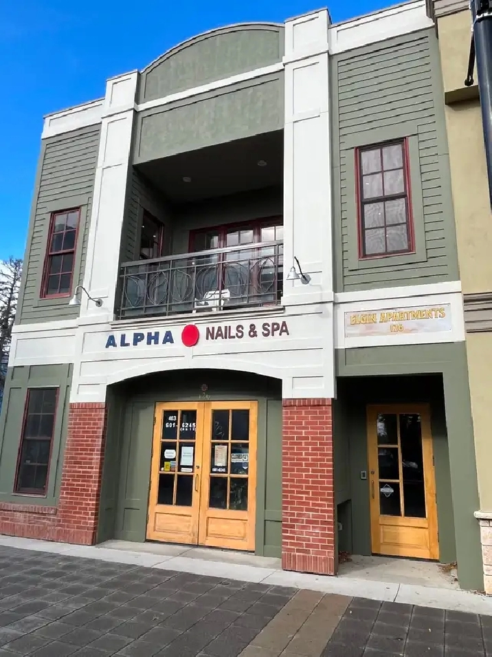 Large private apartment for rent downtown High River $1400/mo
