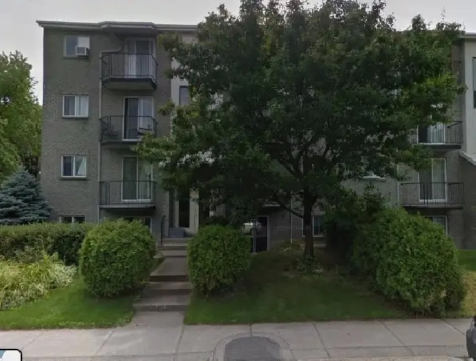 4 1/2 à louer à laval
