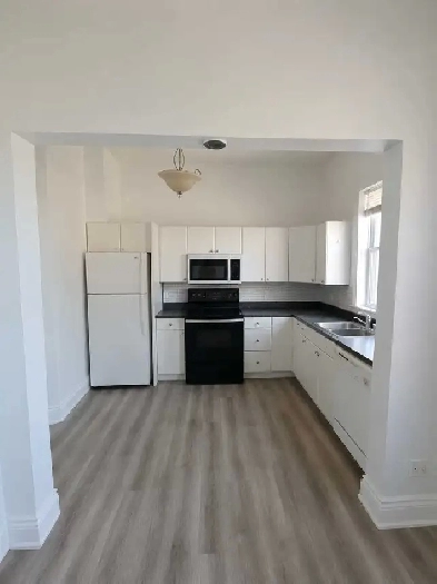 2 bedroom   den on rent