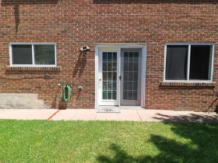 ONE BEDROOM WALKOUT BASEMENT IN EAST YORK