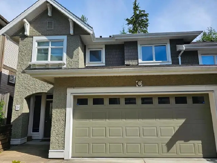 3 Bed 1 Den   2.5 Bath Colborne Lane Townhouse for Rent !