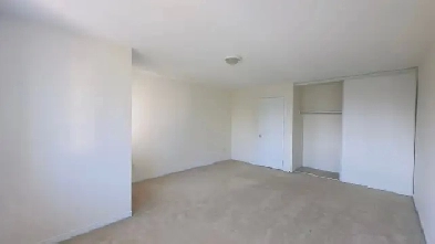 Couple & Female Shared Room Available | Central Ottawa | WiF