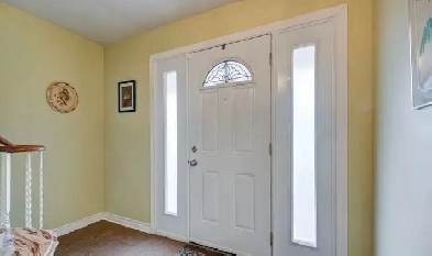Bright Furnished Room for Rent – Applewood Heights, Mississauga