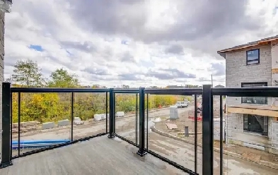 MODERN 3-BEDROOM TOWNHOUSE IN CAMBRIDGE