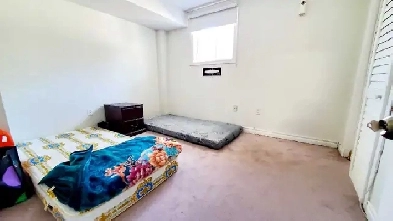 Room available for boys at 400