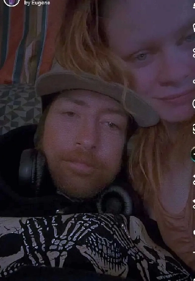 couple looking for room to rent