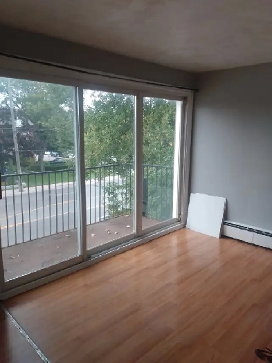 ONE BEDROOM WITH BALCONY IN WHITBY