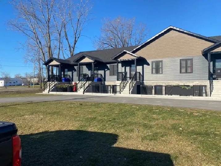Napanee and Deseronto Listings