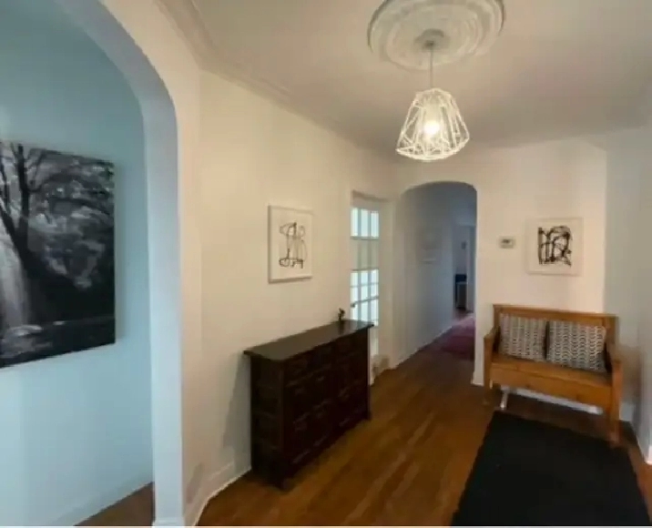 Grande chambre meublée et ensoleillée à louer
