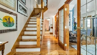 Luxury rooms available in beautiful downtown Windsor home