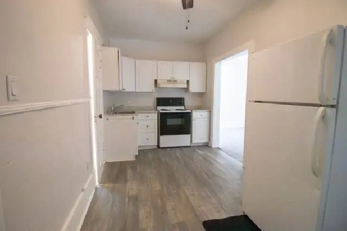 1 Bedroom Apartment with skylights in Welland!