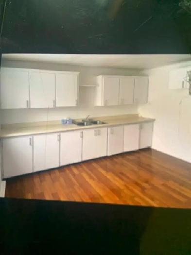St-Francois-du-Lac:3 1/2 avec balcon  bas duplex avec parking(s)