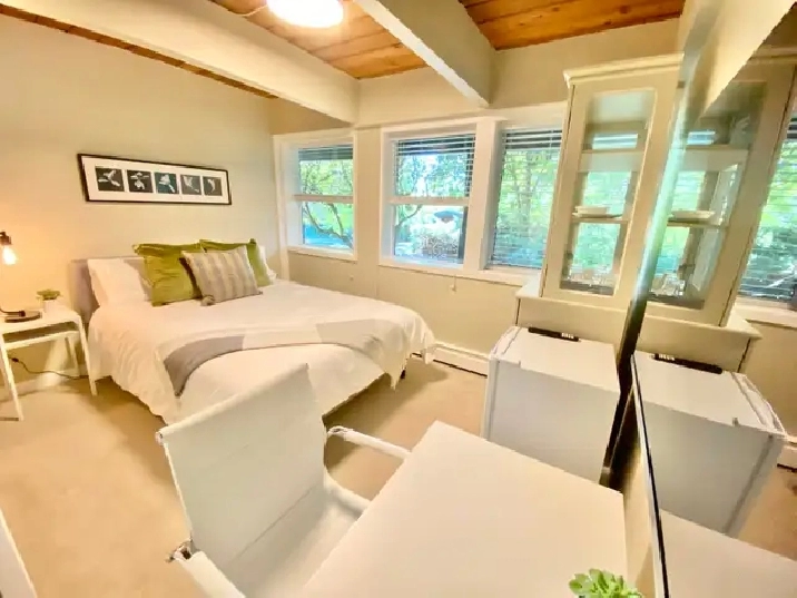 West Vancouver Mini Suite Room Available