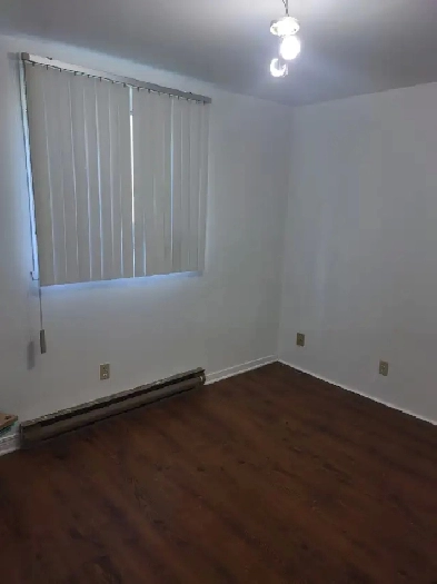 RIGAUD 4 1/2 SEMI BASEMENT VERY SPACIOUS 1300$ JULY 1ST.