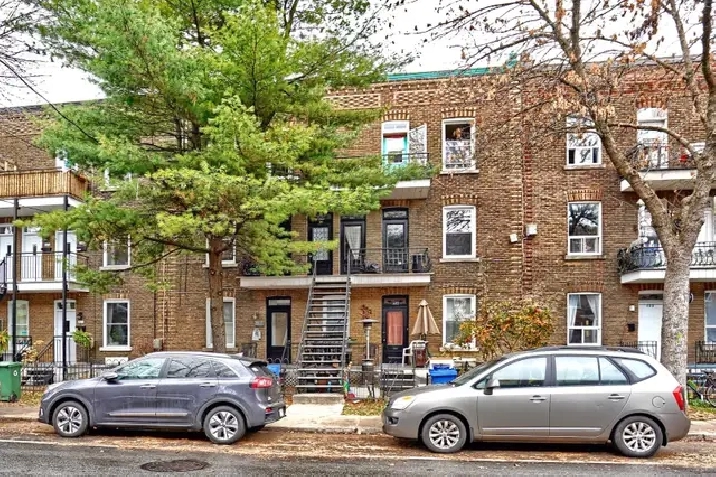 Beau 4.4 présentement dispo sur la 4e Ave a verdun!