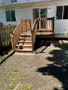 Walk to Algonquin, 2 Bedrooms with Yard $1985.00