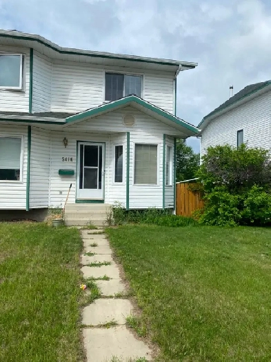 For rent in Lacombe