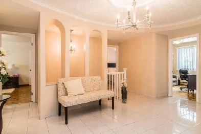 Logement a loue 6 1/2 avec sous sol et garages